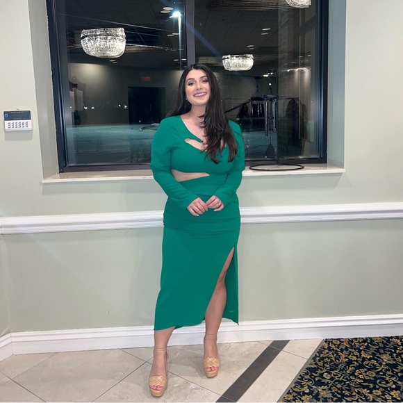 Emerald Green Cut Out Midi Dress - Picture 4 of 4